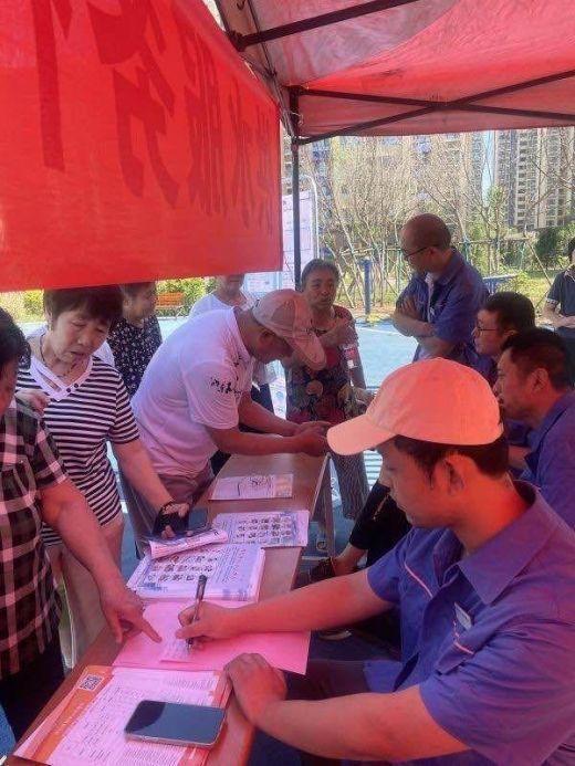 簡篇-【紅心向黨 人水和諧】優化營商環境 提升服務水平---區自來水公司組織開展“三上門、三集成”服務